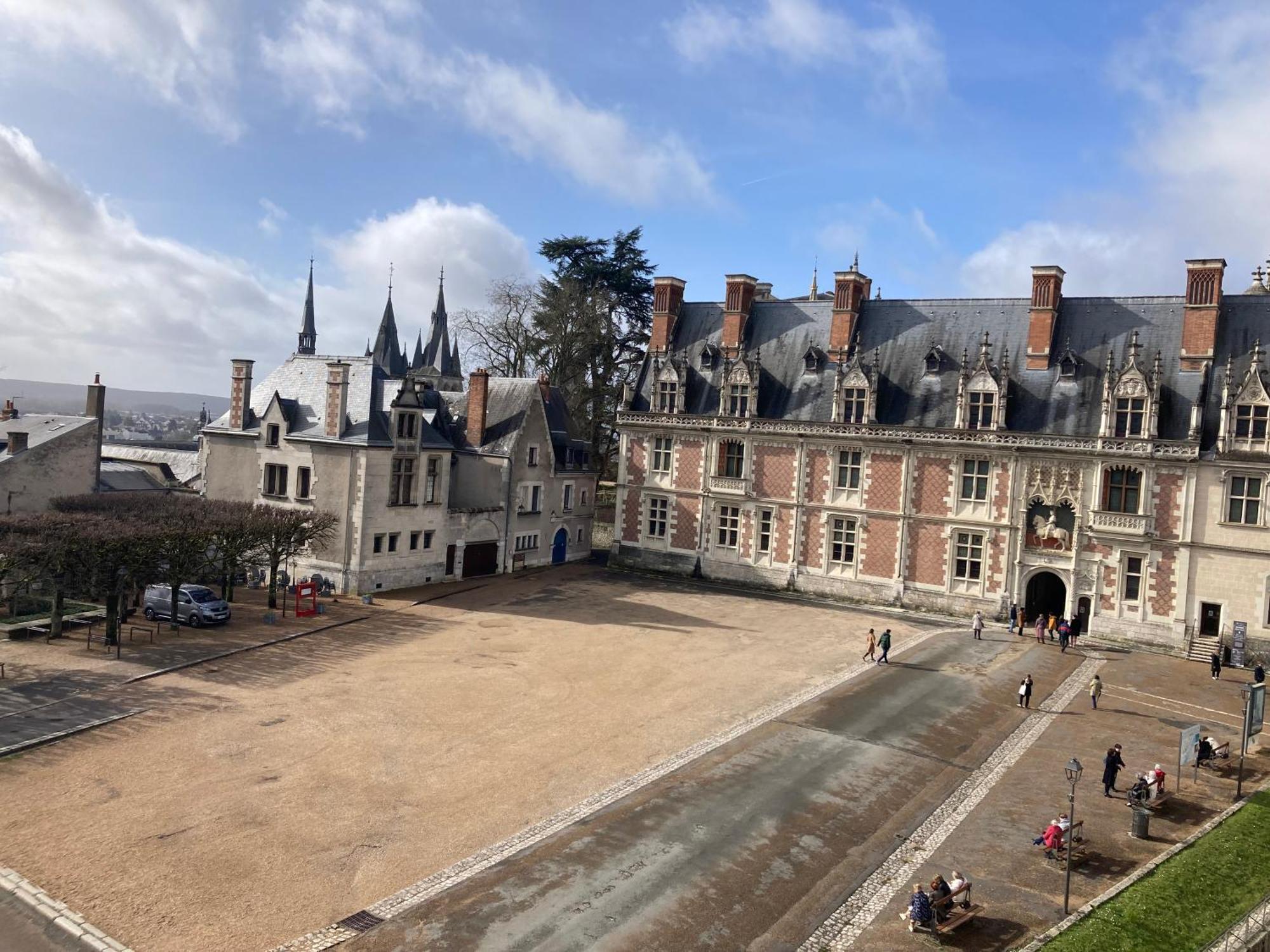Ferienwohnung Un Sejour Royal Au Calme Blois Exterior foto